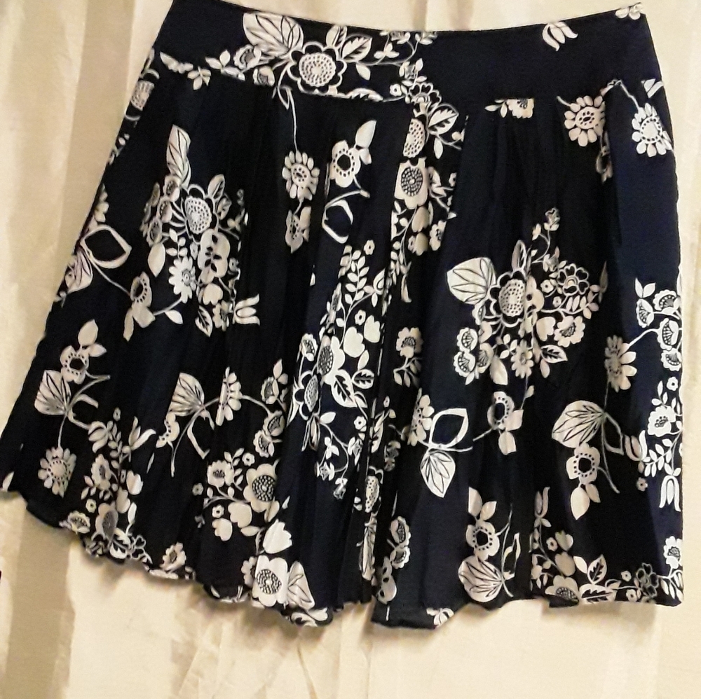 Women's Navy Blue and White Floral Casual Skirt